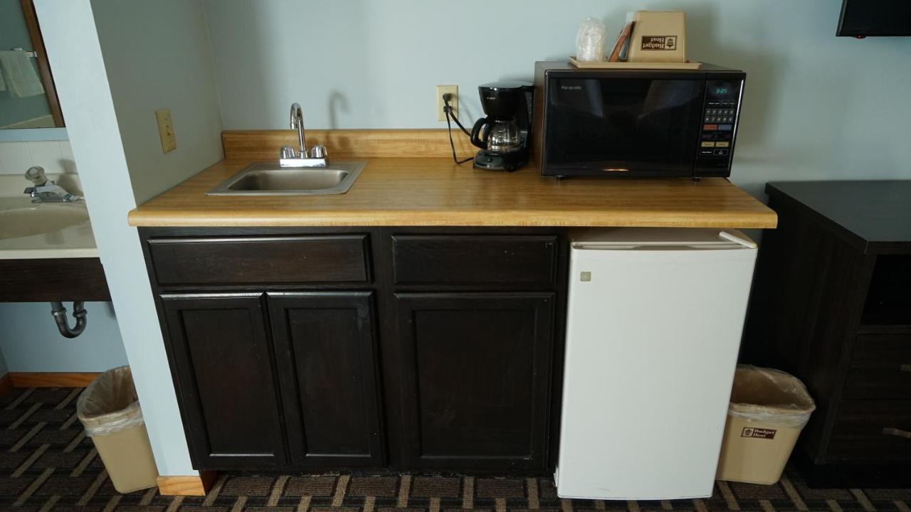 Budget Host Inn Fridley Экстерьер фото