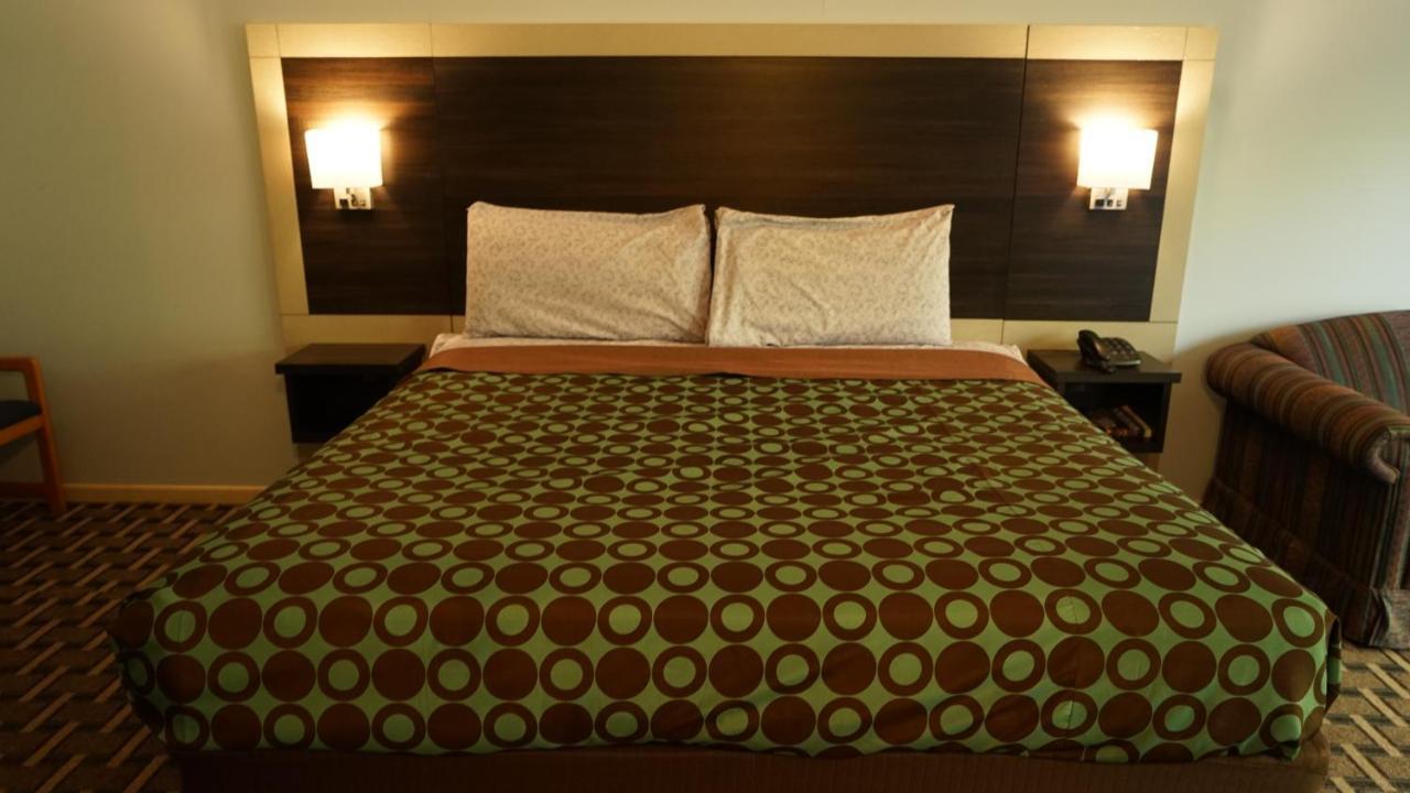 Budget Host Inn Fridley Экстерьер фото