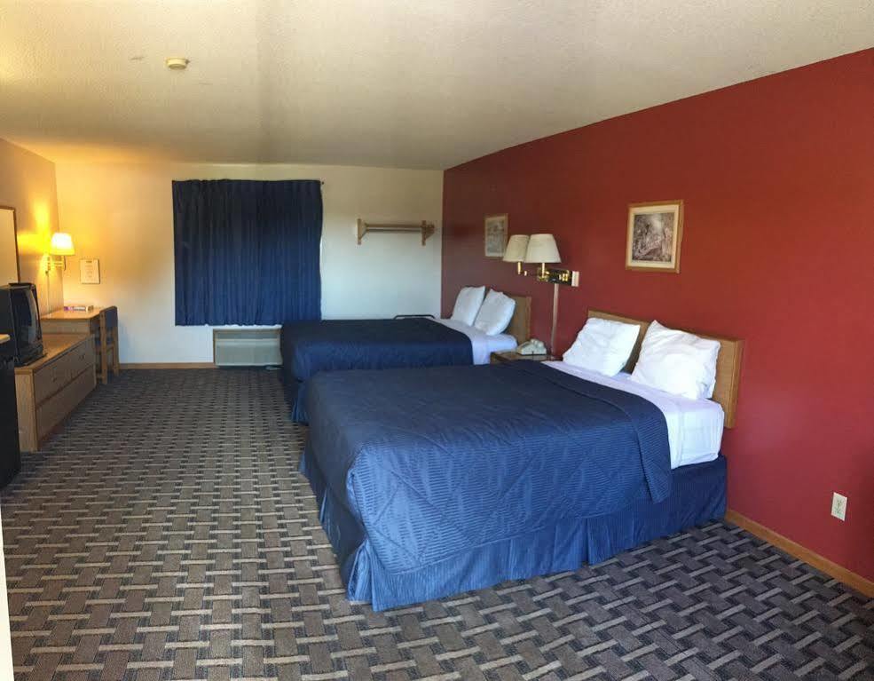 Budget Host Inn Fridley Экстерьер фото