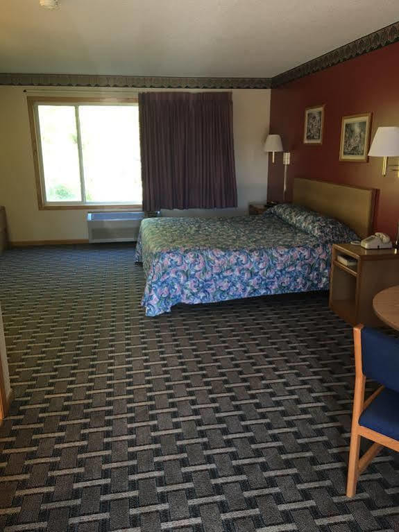 Budget Host Inn Fridley Экстерьер фото