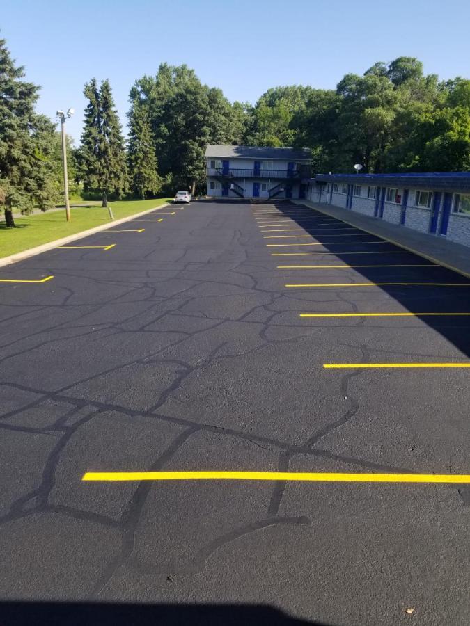 Budget Host Inn Fridley Экстерьер фото